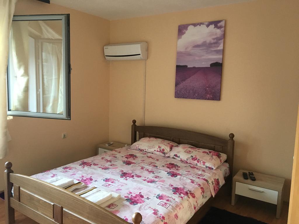 Mell Apartments โมสตาร์ ภายนอก รูปภาพ